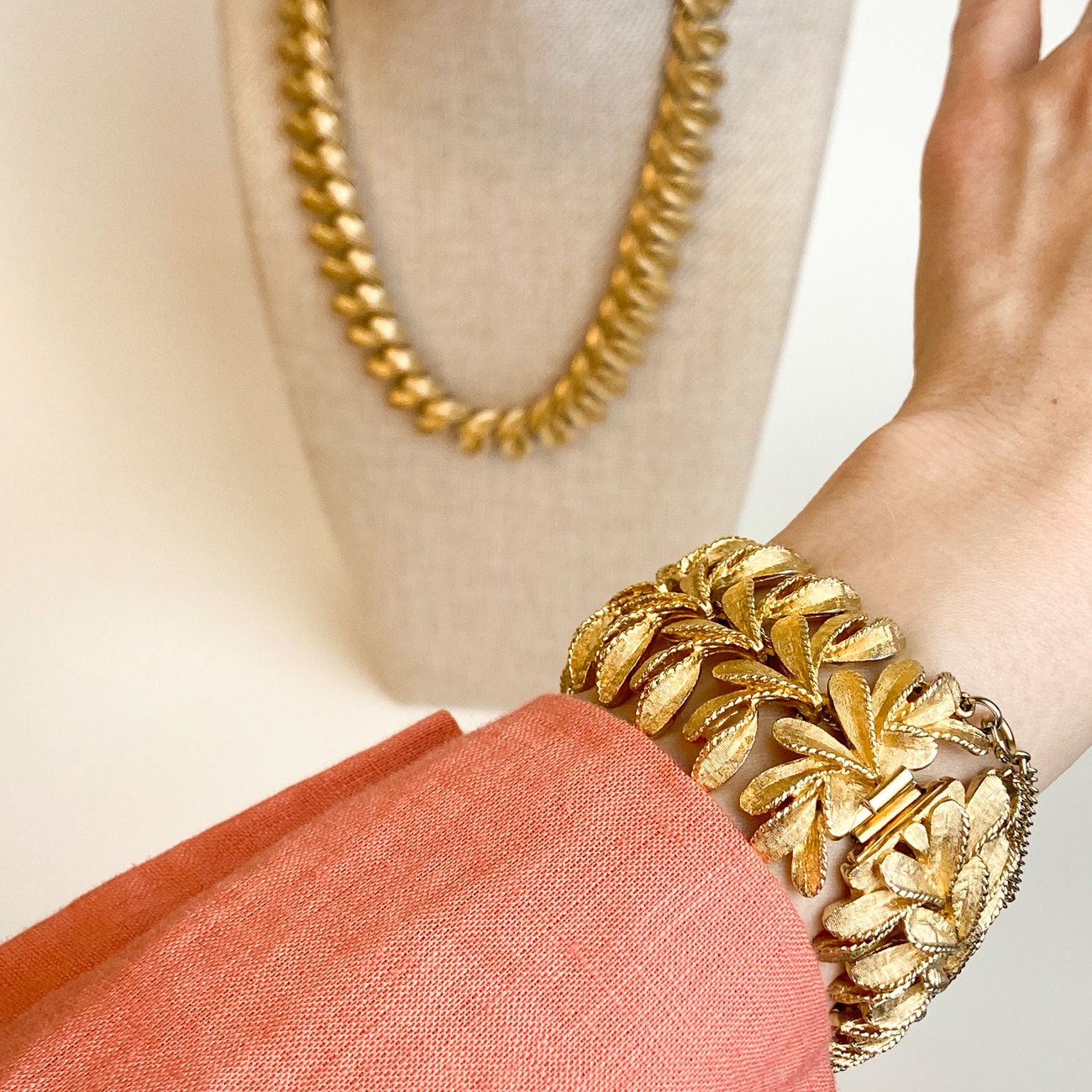 Francois Vintage Necklace Bracelet Set Matching Gold Tone Costume Jewelry