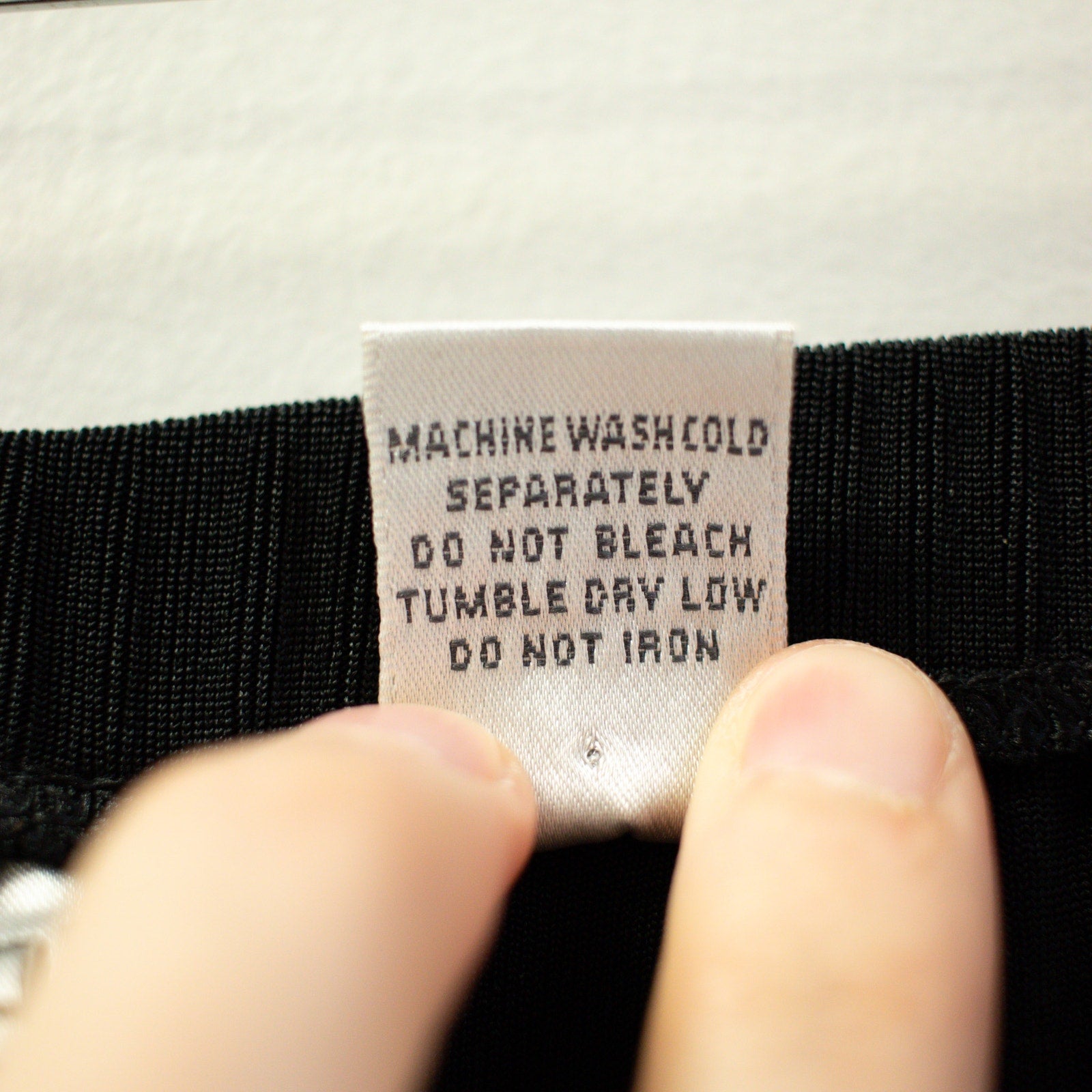 Chicos Travelers Plissé Flowy Black Pants