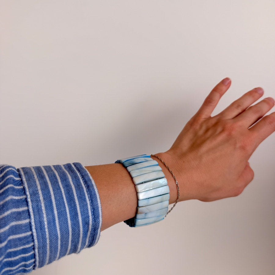 Vintage Mother of Pearl Blue-Colored Shell Bangle