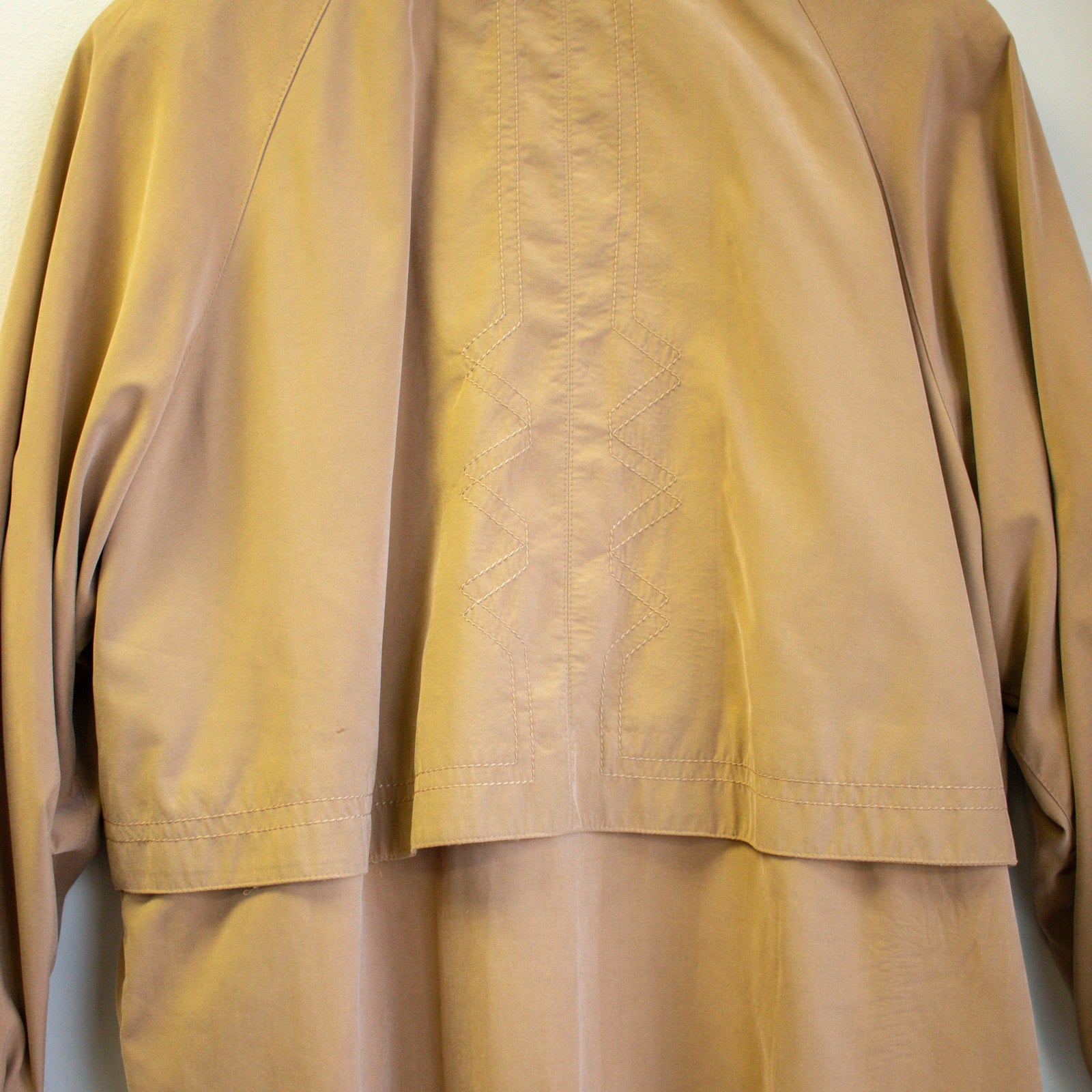 Gallery Vintage Puffy Beige Ornate Stitch Windbreaker Size Petite Small