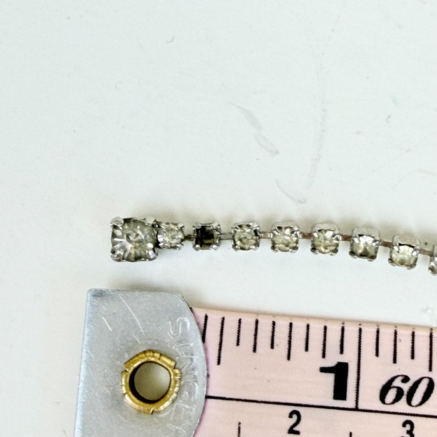 Rhinestone Bib Necklace Vintage Silvery Short Necklace