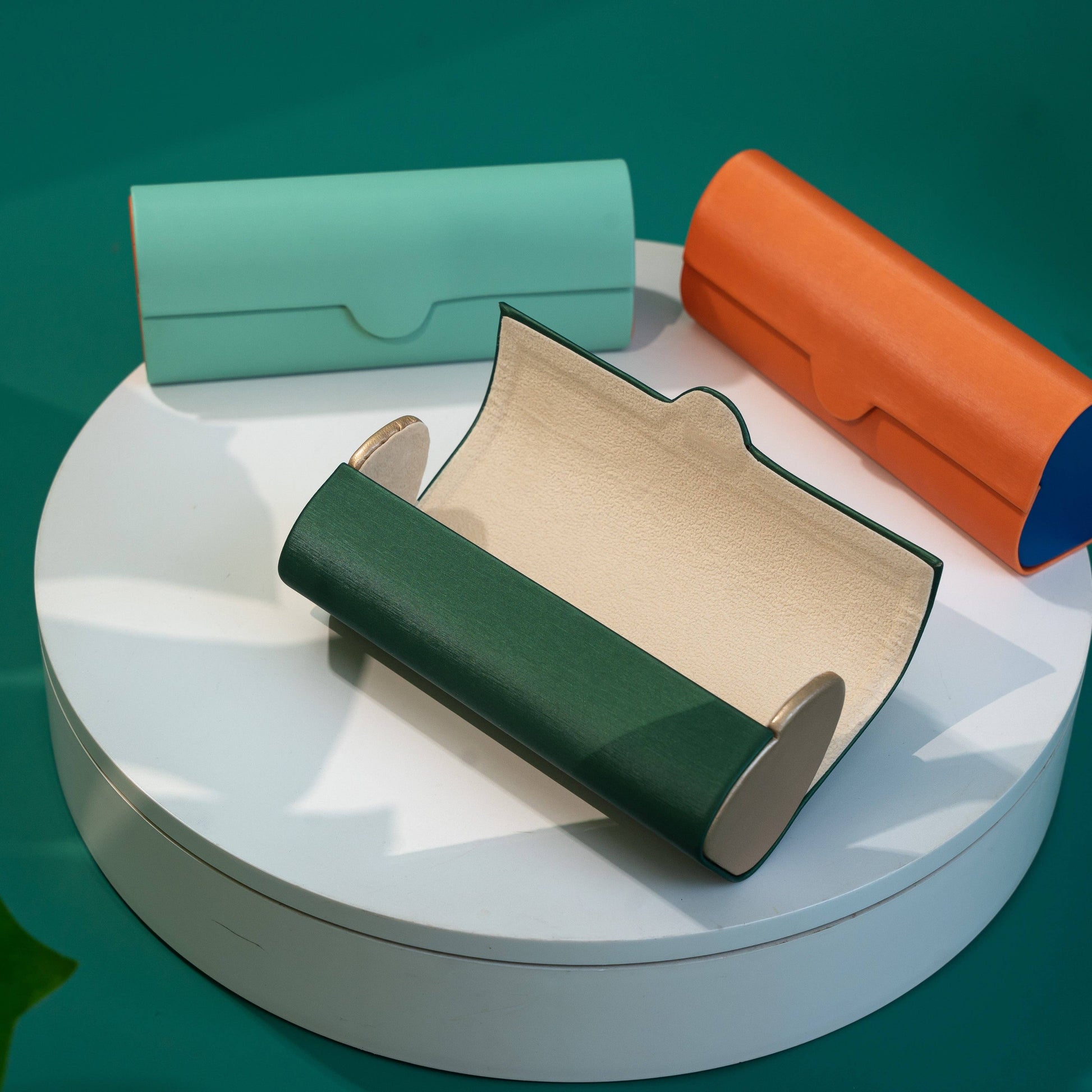 Vintage-Inspired Magnetic Retro Cylindrical Glasses Case