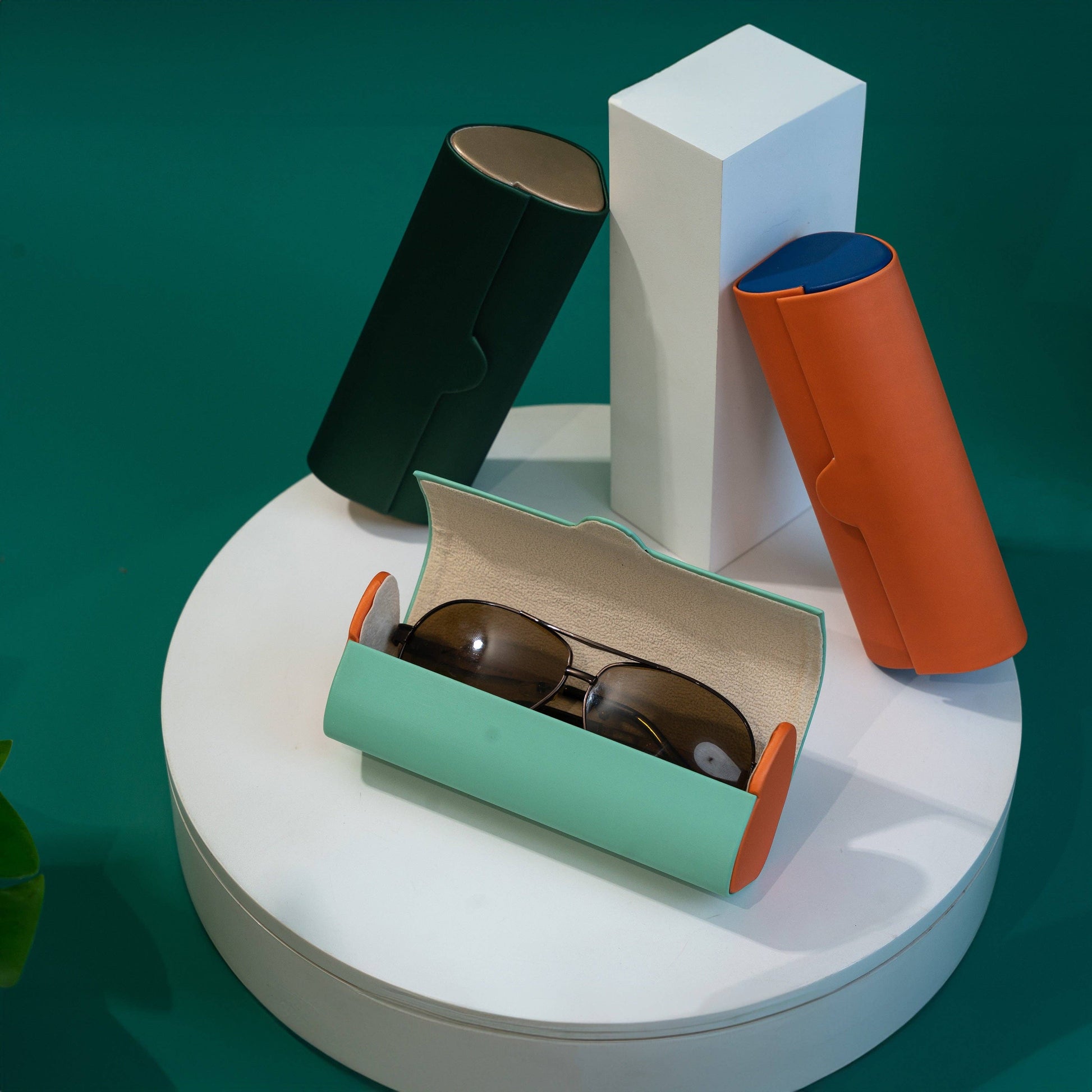 Vintage-Inspired Magnetic Retro Cylindrical Glasses Case