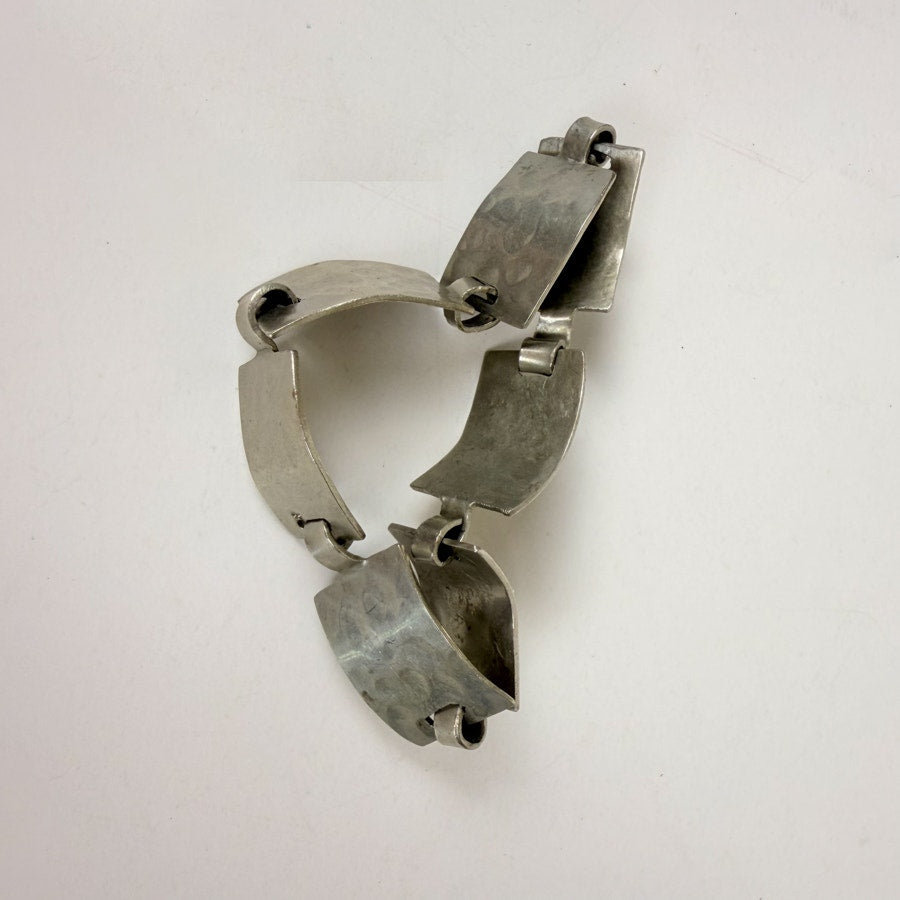 Silvery Lightweight Bracelet