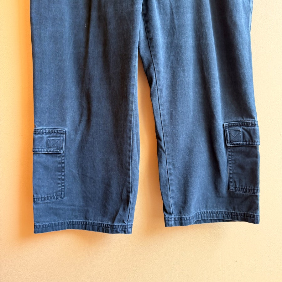 Vintage Late 90s Early 2000s Cargo Capris Size 10 Black