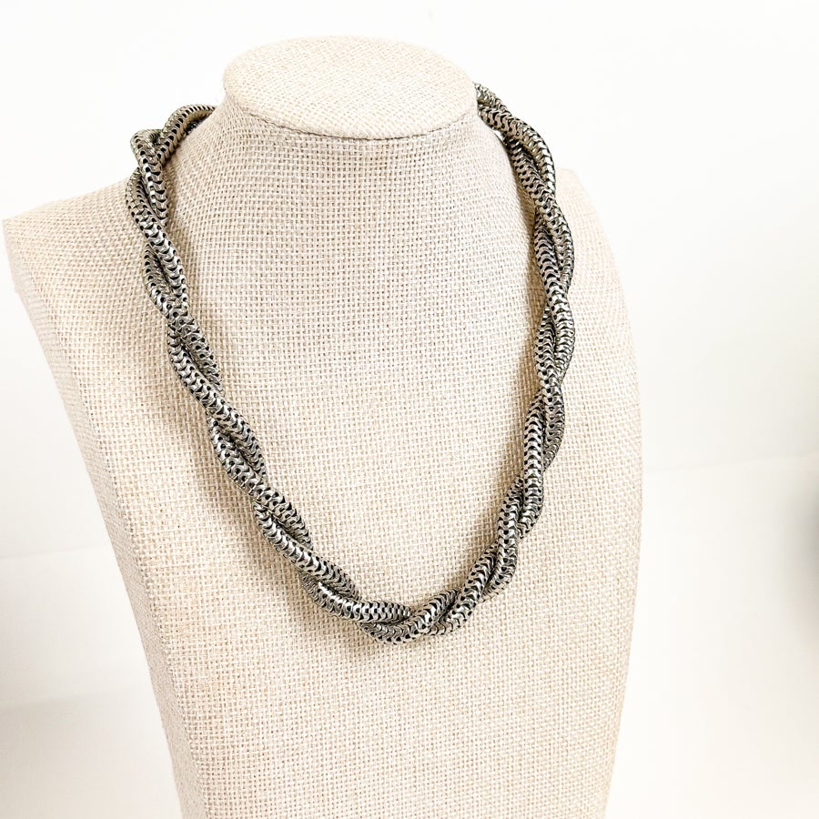 Silvery Statement Necklace Twisted Rope Chain