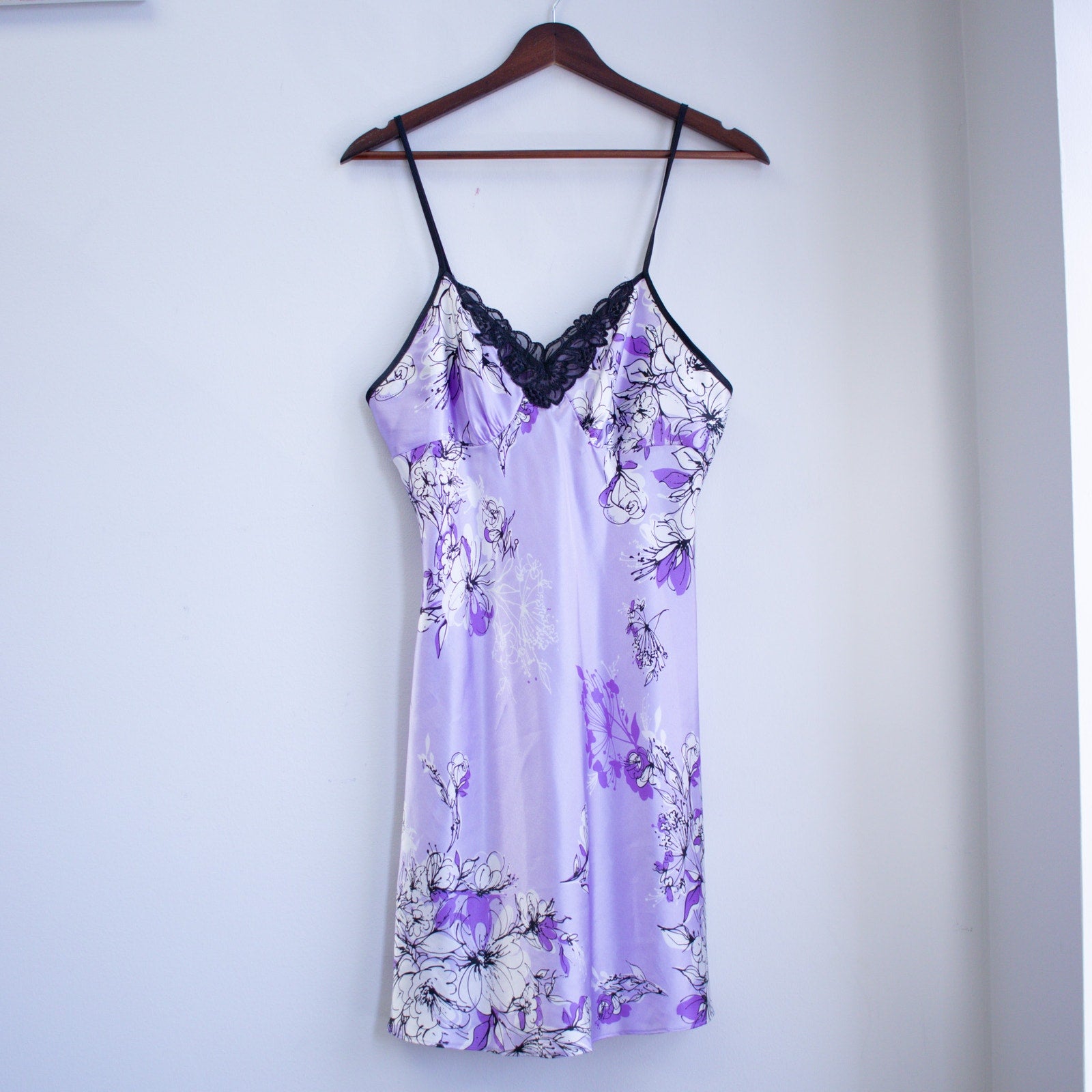 APT.9 Size Medium Violet Floral Nightgown