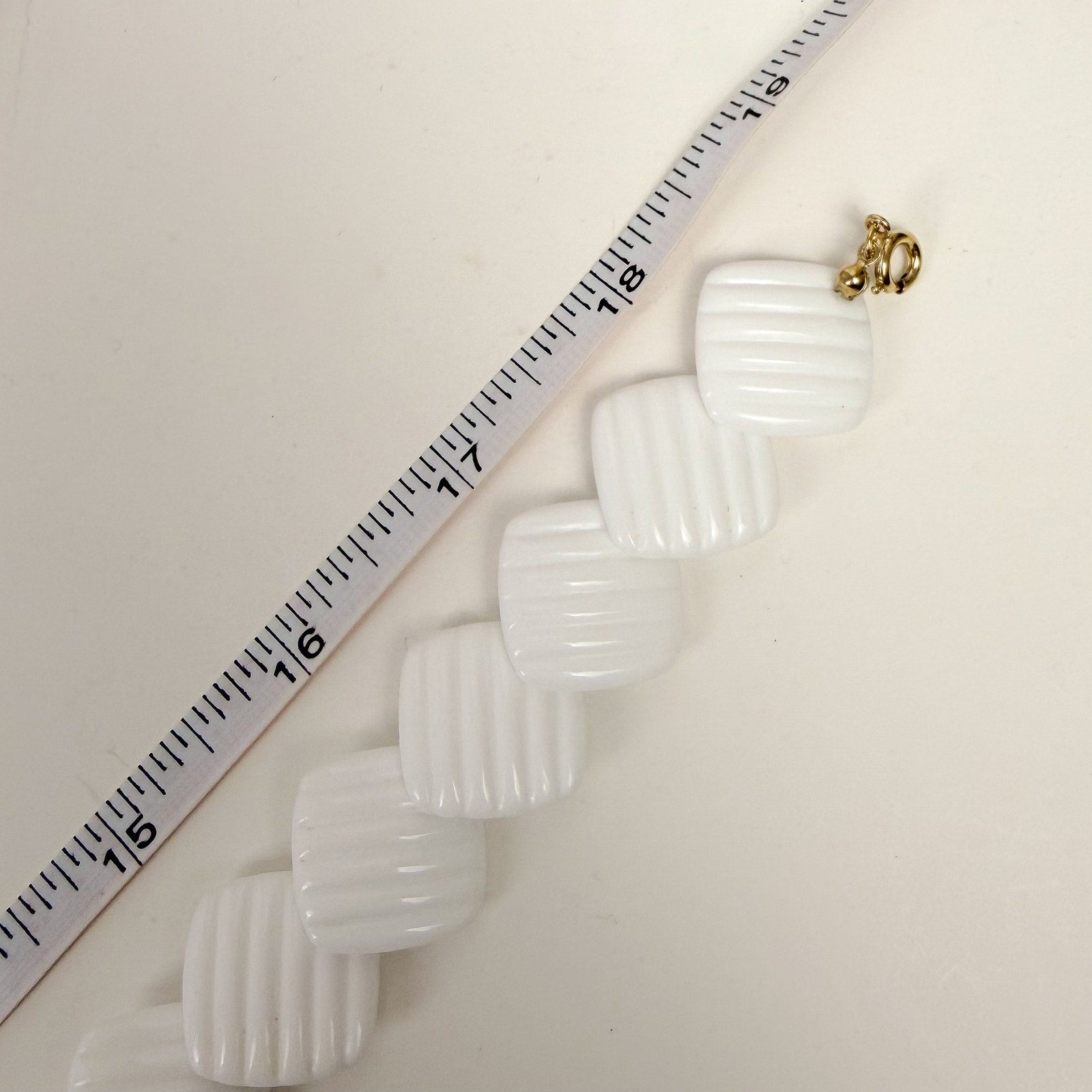 Vintage White Etched Lucite Overlapping Sliding Squares 18" Necklace