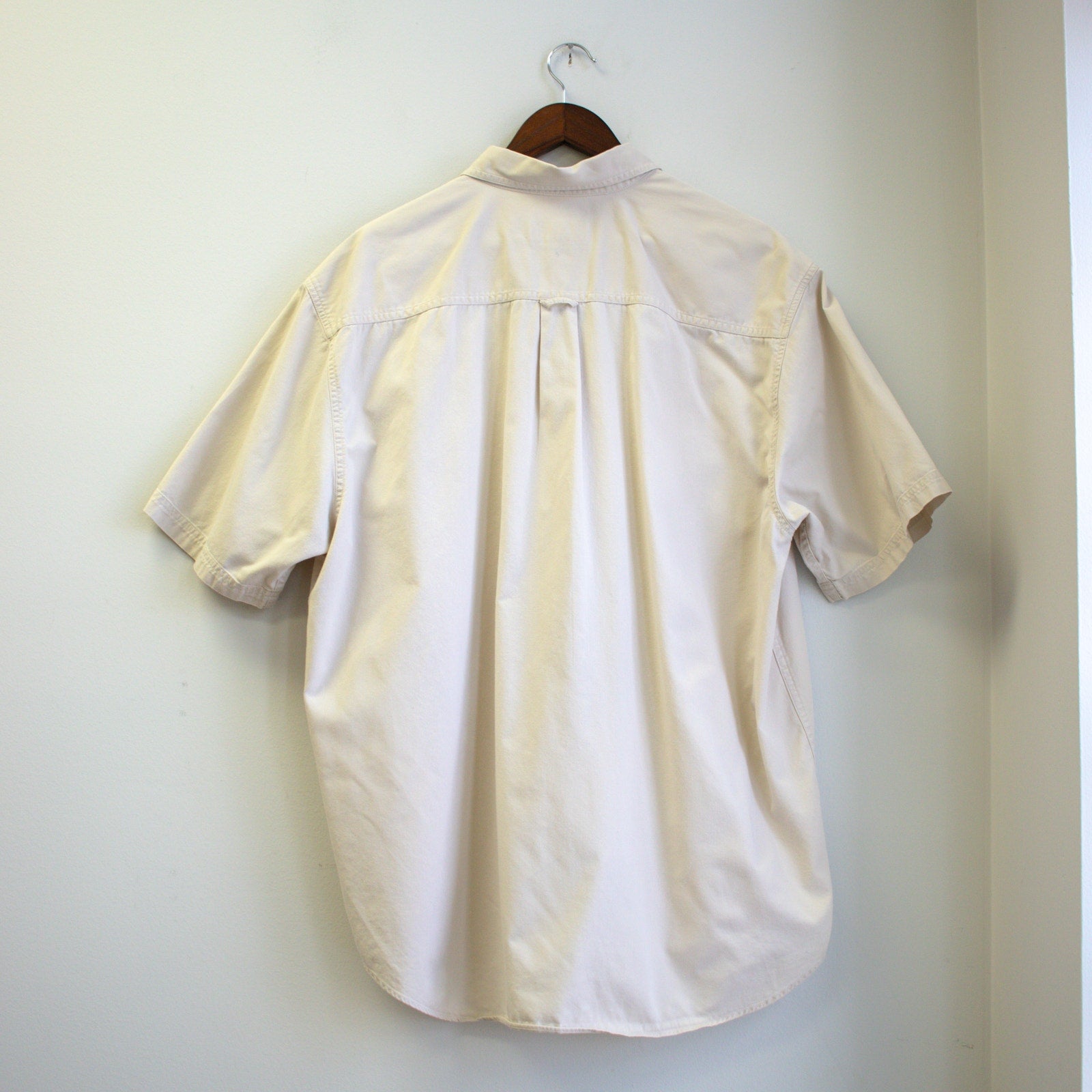 Eddie Bauer Khaki Short Sleeve Button-down Size Large