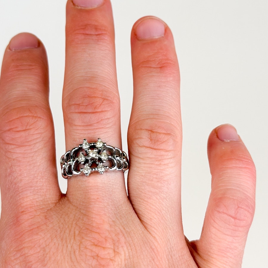 14kt Electroplate Silver Tone Ring Size 7.5