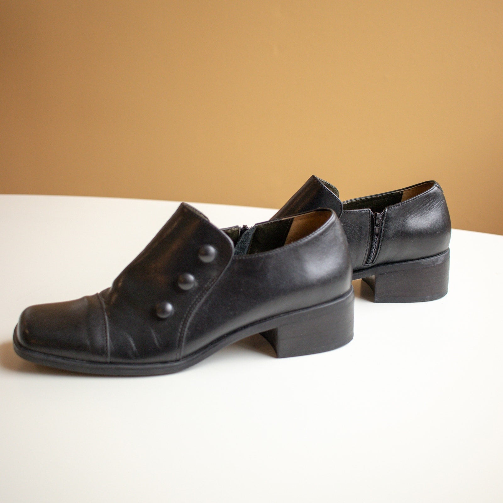 Danelle Black Leather Slip Block Heel Size 7.5