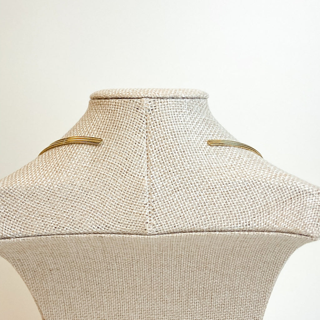 Trifari Cream Floral Collar Necklace Gold Tone MCM Torque Dogwood Design