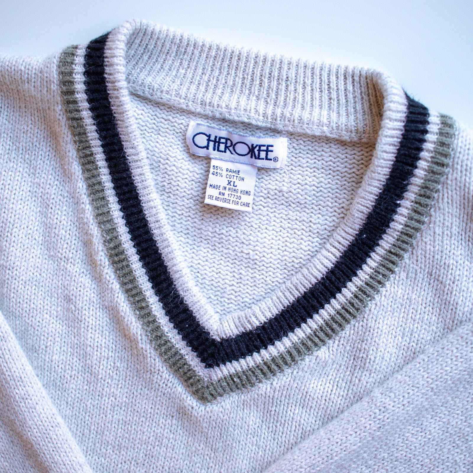 Vintage Cherokee Loose Fit Cream V-Neck Sweater Size XL