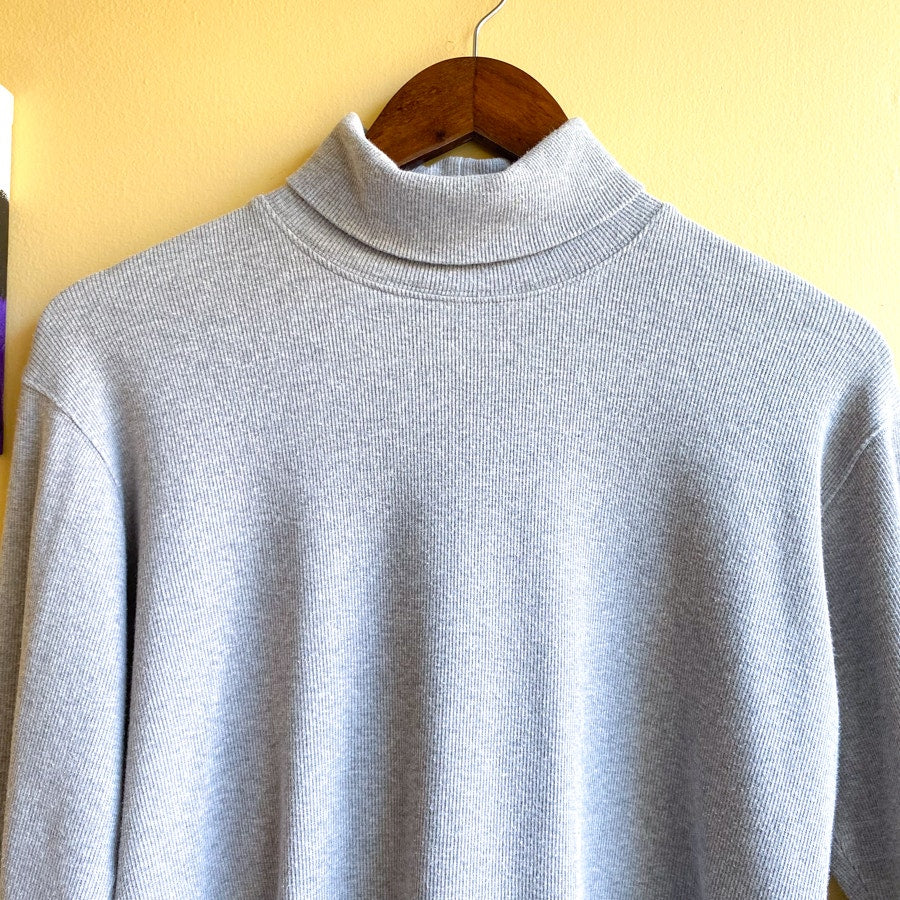 Gray Ribbed High-Cotton Turtleneck Size Medium