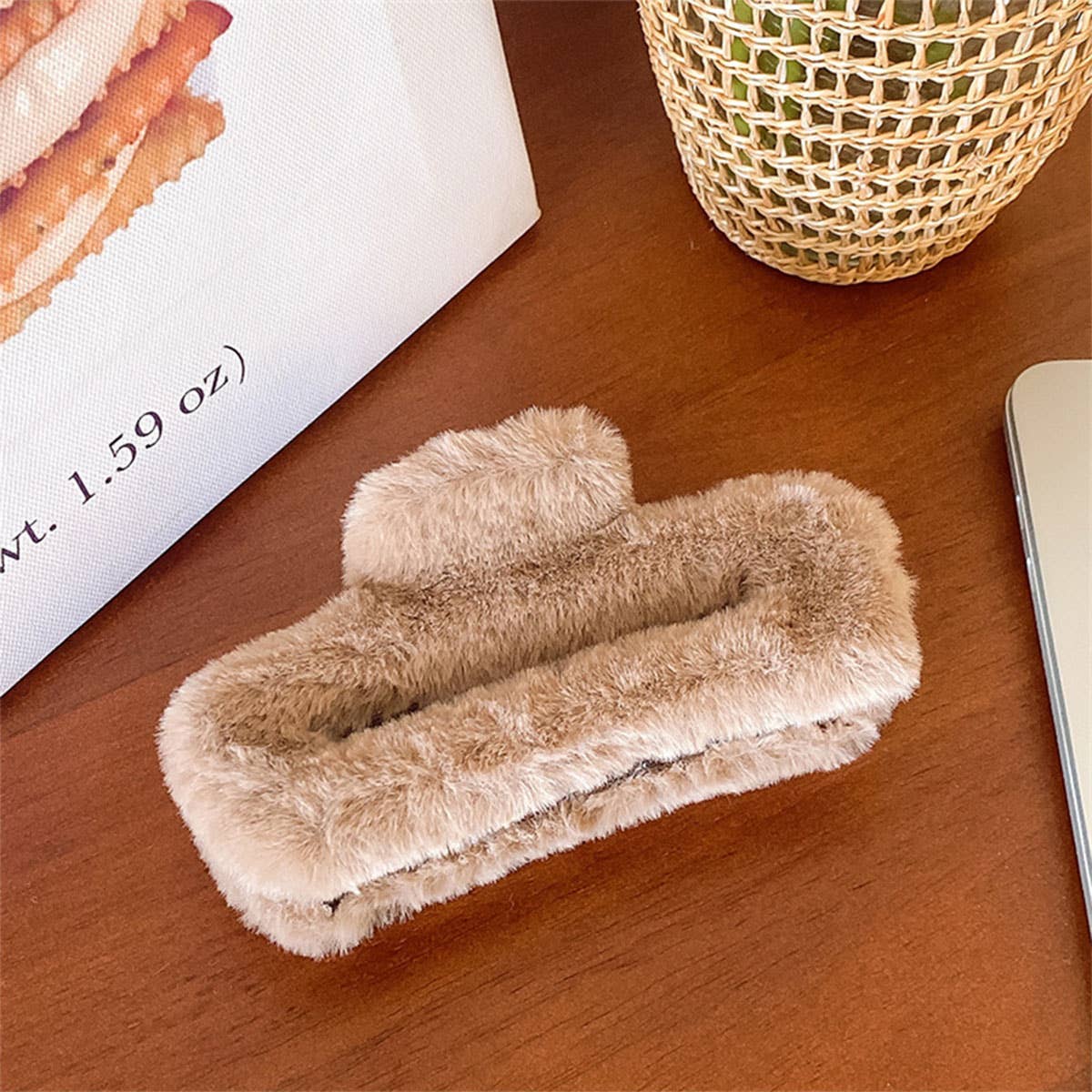 Faux Rabbit Fur Hair Claw - Elegant Winter Style_CWABE0198