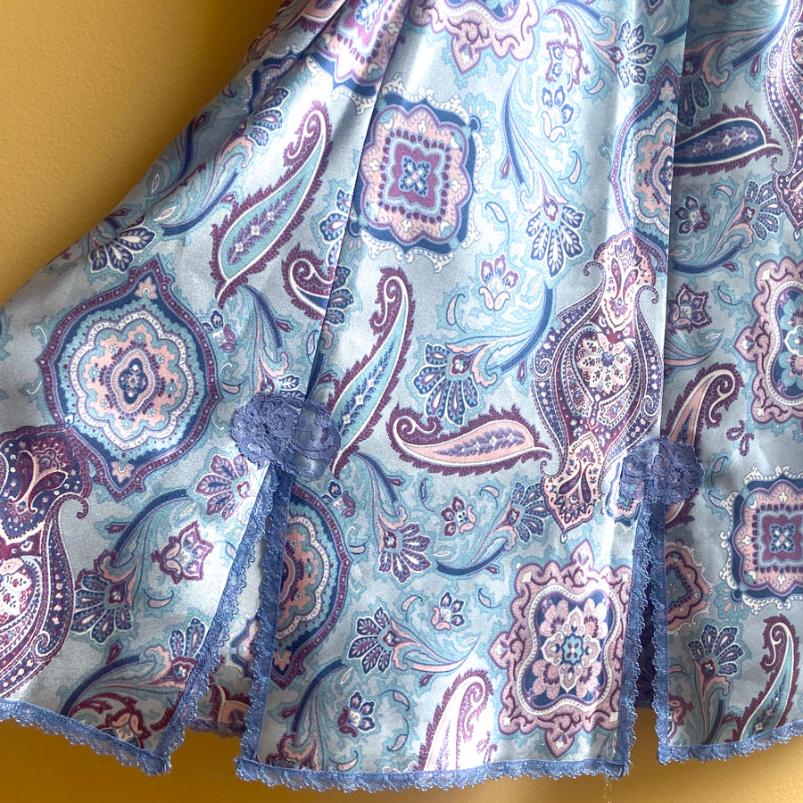 Vintage Paisley Slip Size Small