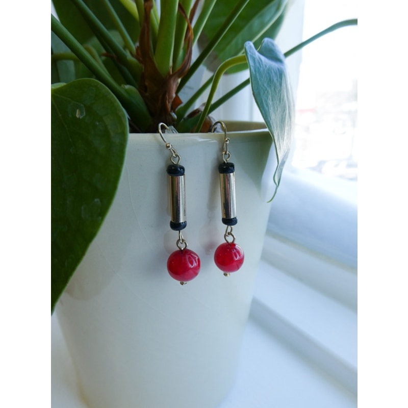 Red Gold and Black Dangly Drop Earrings